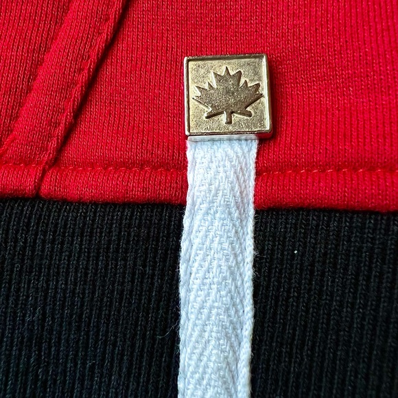 IT’S FUN TO BE CANADIAN Hoodie, Red & Black / Size S - Picture 13 of 15